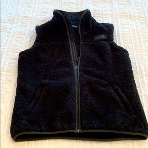 Black north face vest. New without tags.